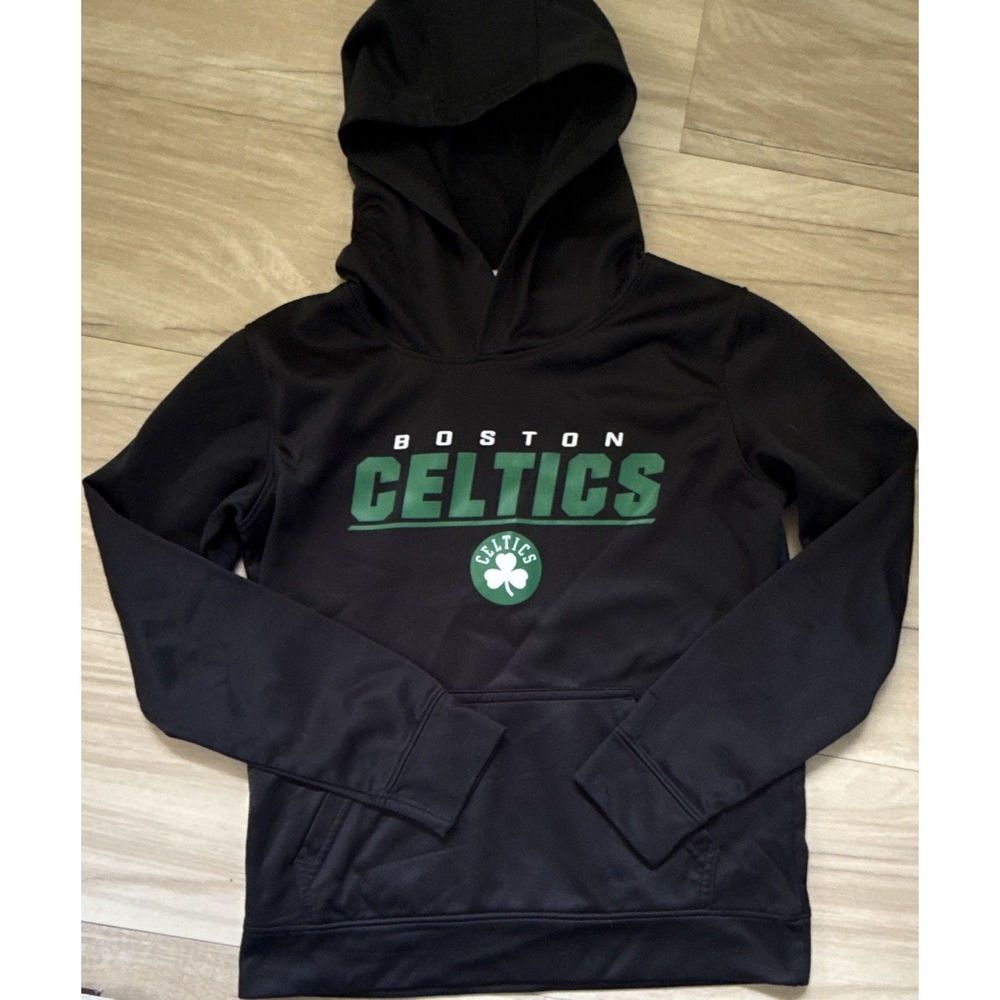 NBA Boys M (10/12) Black Pullover Hoodie Celtics Logo Hooded Pockets‎